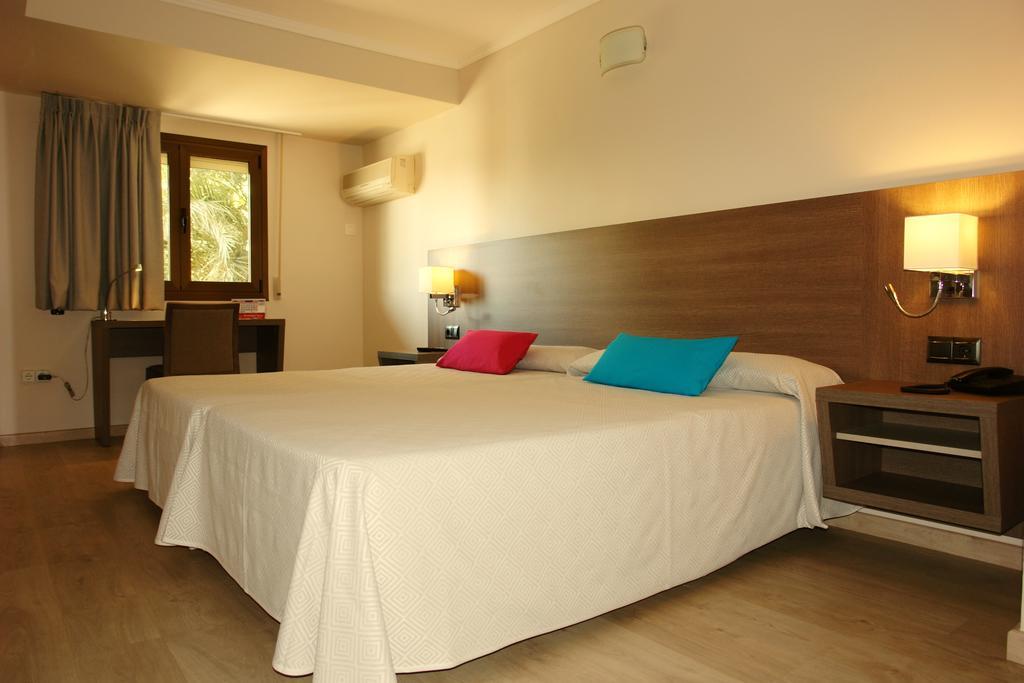 Hotel Avenida Plaza Alzira Værelse billede