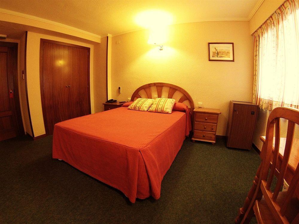 Hotel Avenida Plaza Alzira Eksteriør billede