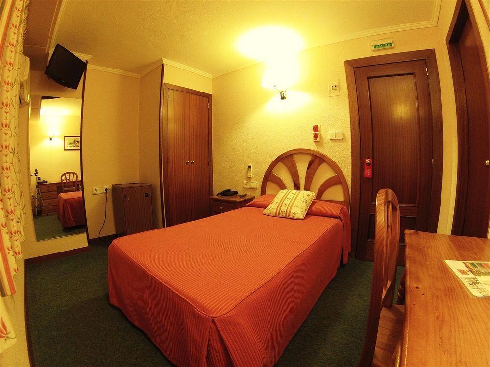Hotel Avenida Plaza Alzira Eksteriør billede