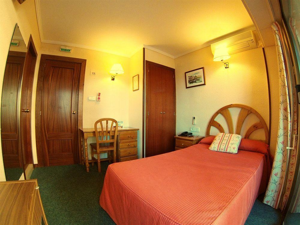Hotel Avenida Plaza Alzira Eksteriør billede