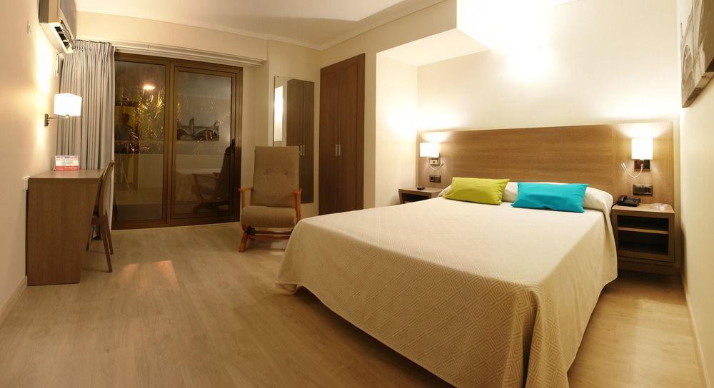 Hotel Avenida Plaza Alzira Eksteriør billede