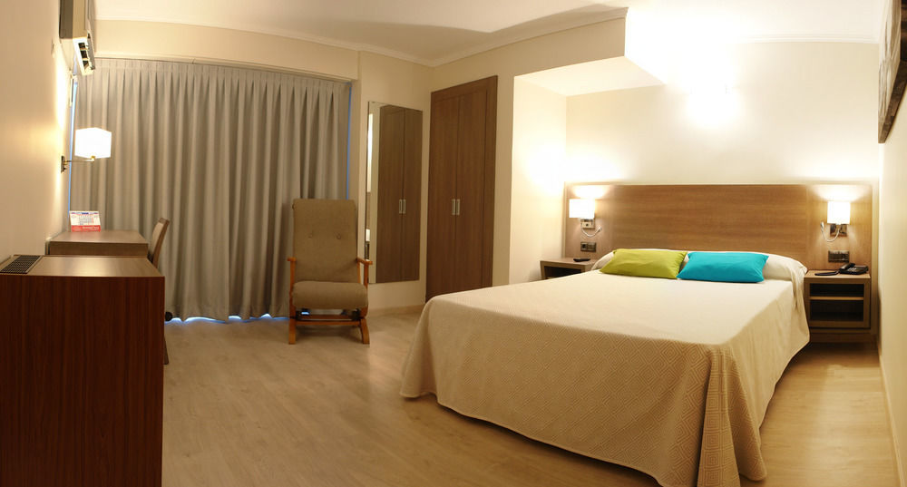 Hotel Avenida Plaza Alzira Eksteriør billede
